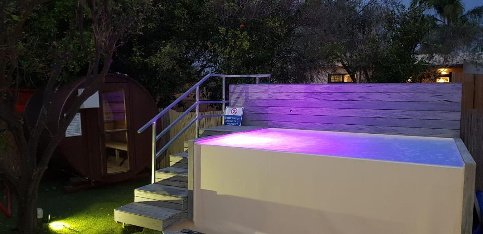 ביקתפוז וקלמנטינה- מתחם בקתות וסוויטות עם ג'קוזי פרטי ובריכה משותפת Hotell Liman Eksteriør bilde